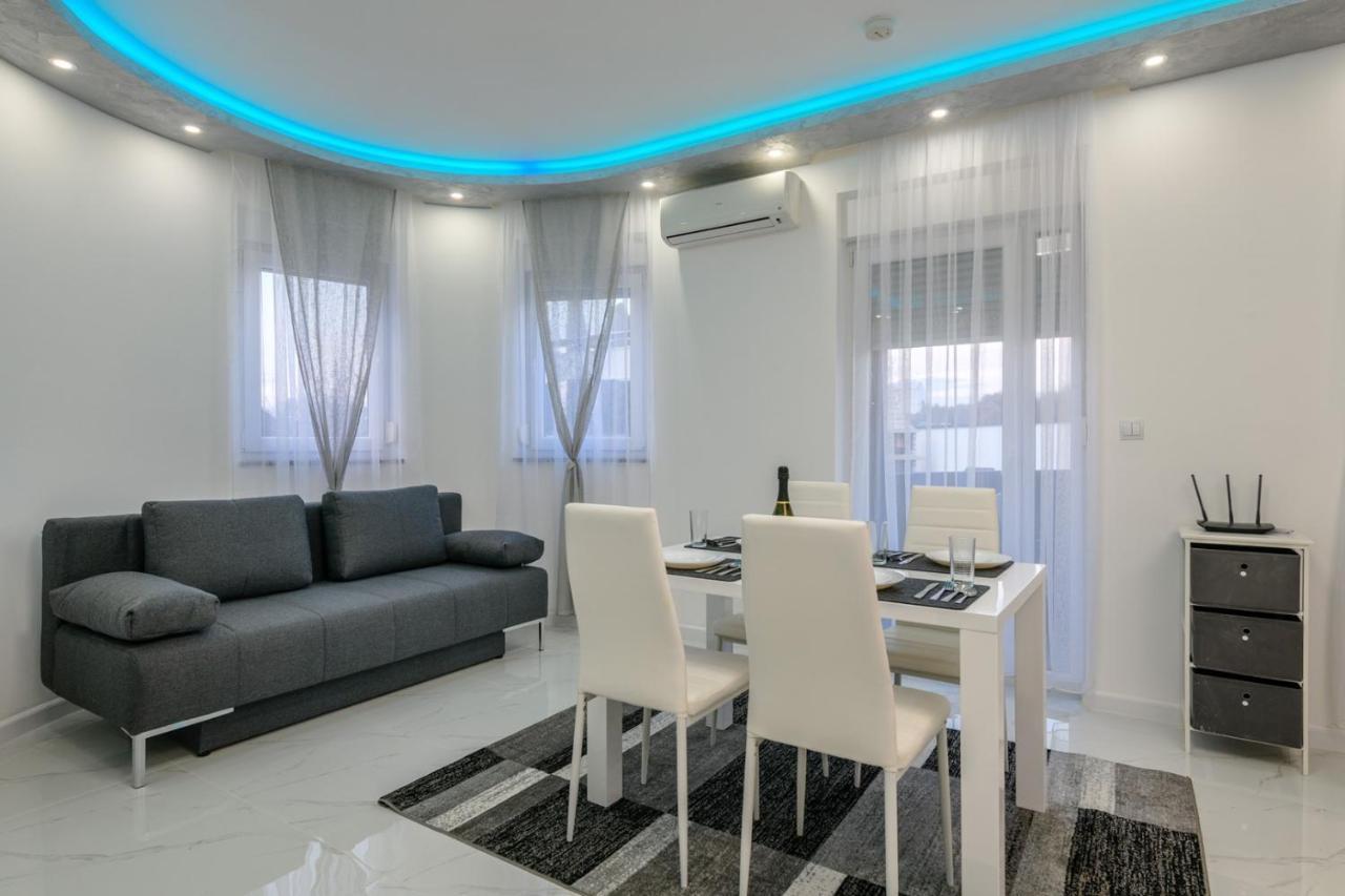 Complex Villa White Pula Ngoại thất bức ảnh