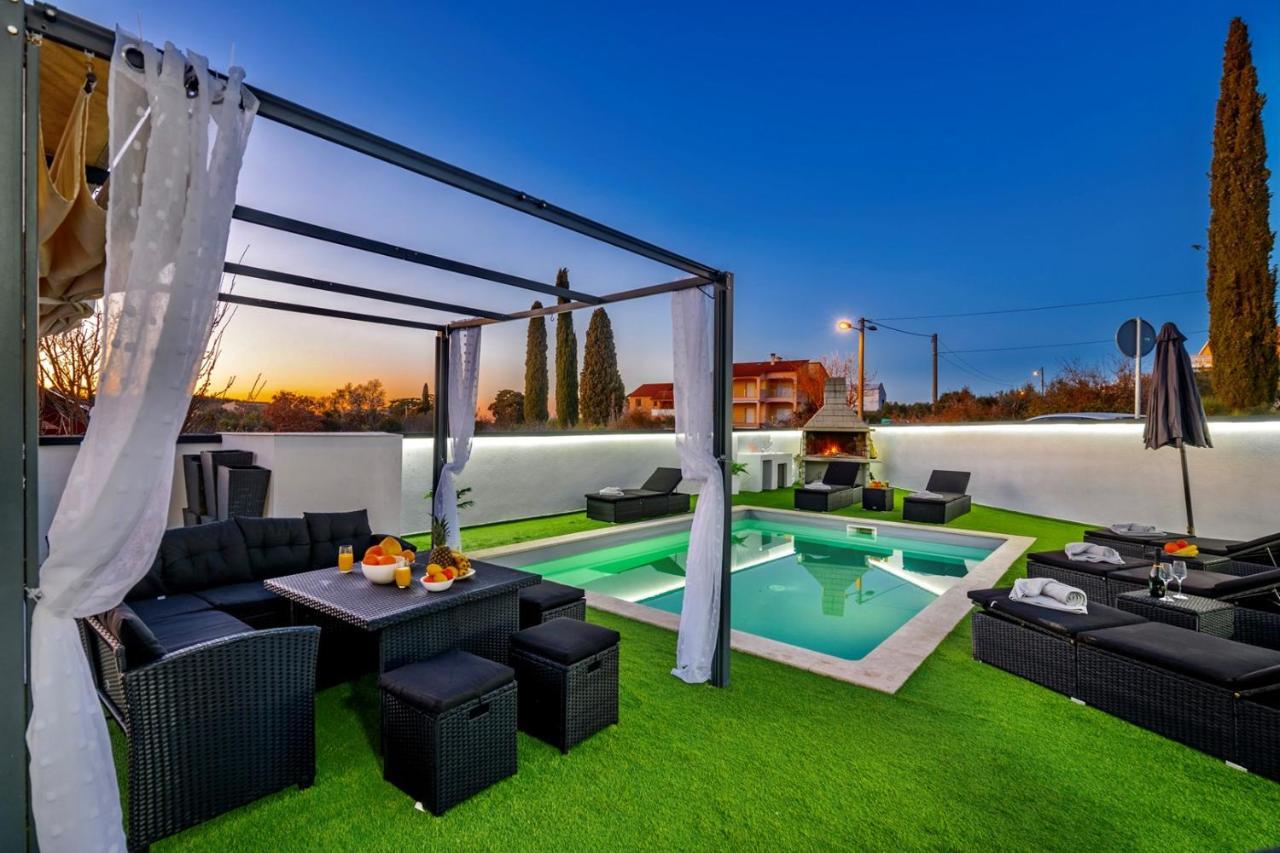 Complex Villa White Pula Ngoại thất bức ảnh